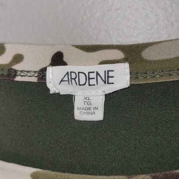 ❄️ XL | Ardene | 3/4 Camo Sleeve "Squad Goals" T-Shirt - Picture 4 of 6